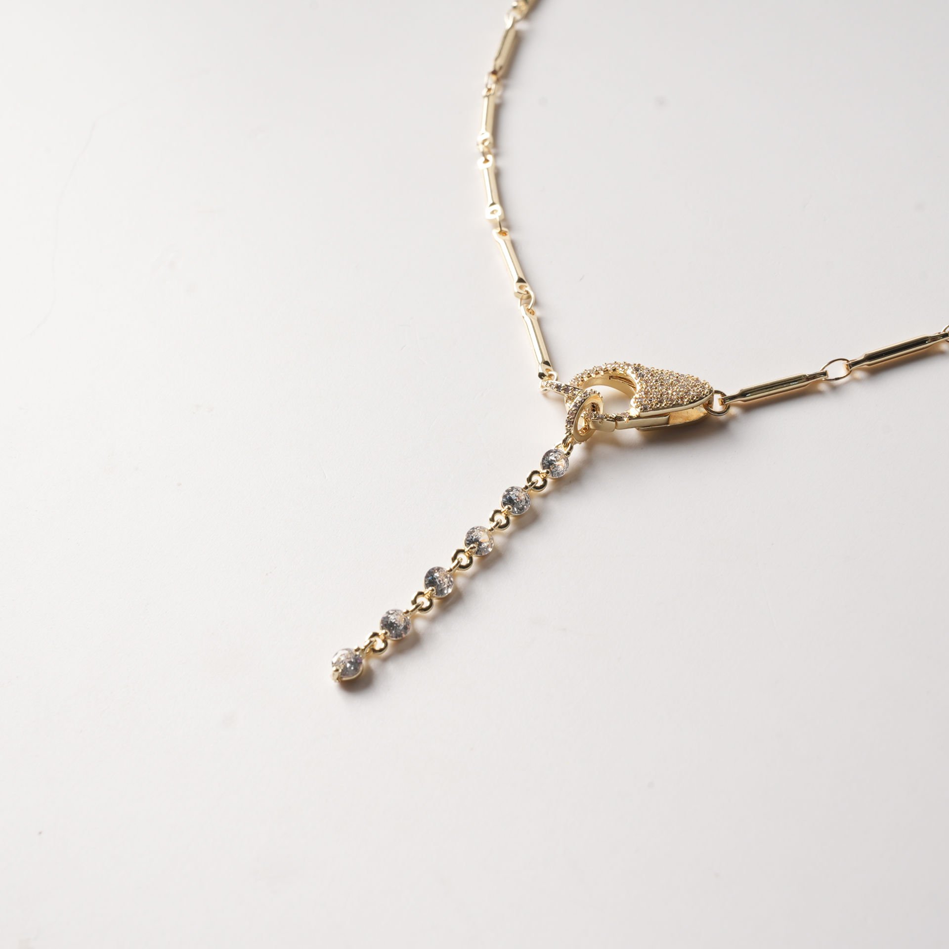 Zirkon Detaylı Gold Kolye